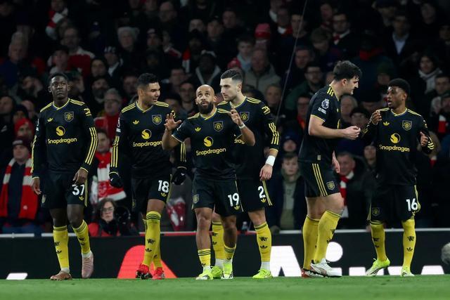 开云体育下载-太阳报：曼联计划在世界杯期间去赫尔辛基和哥德堡踢友谊赛